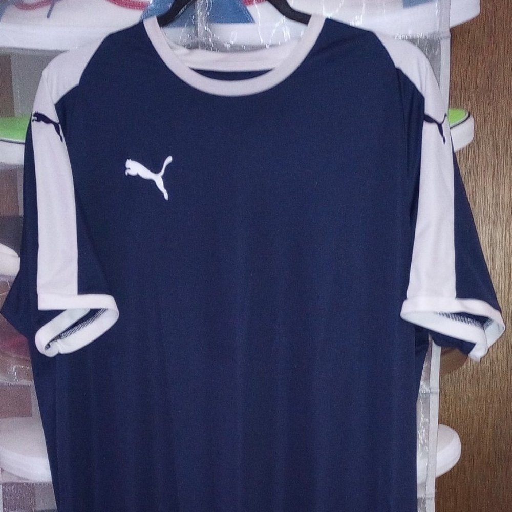 Puma Athletic T-shirt / Smooth and soft material / XL